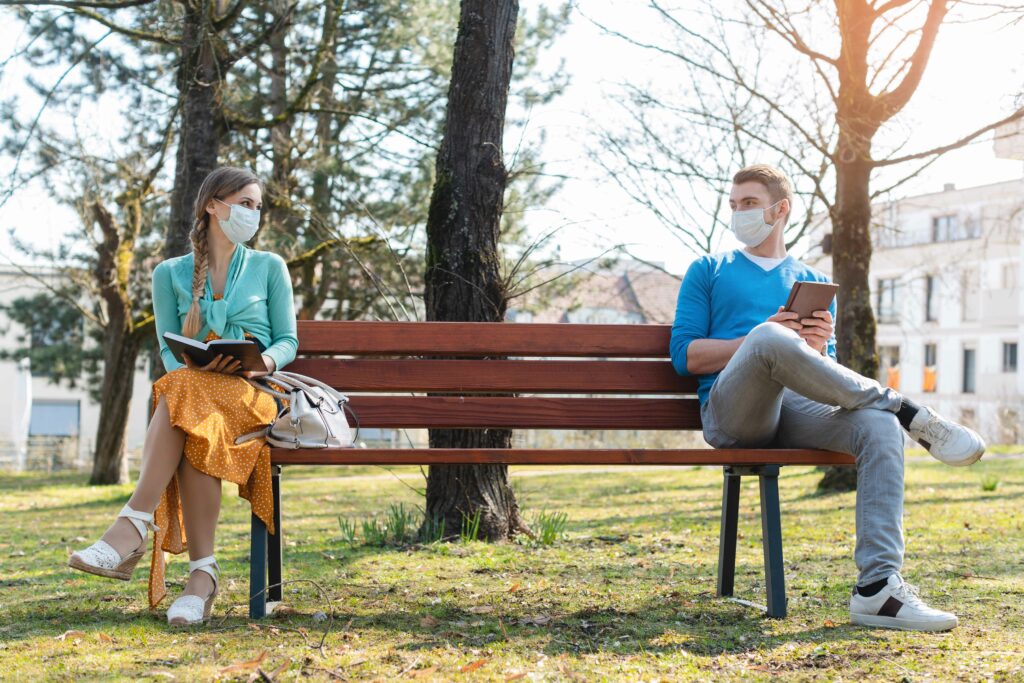 social_distancing_on_park_bench