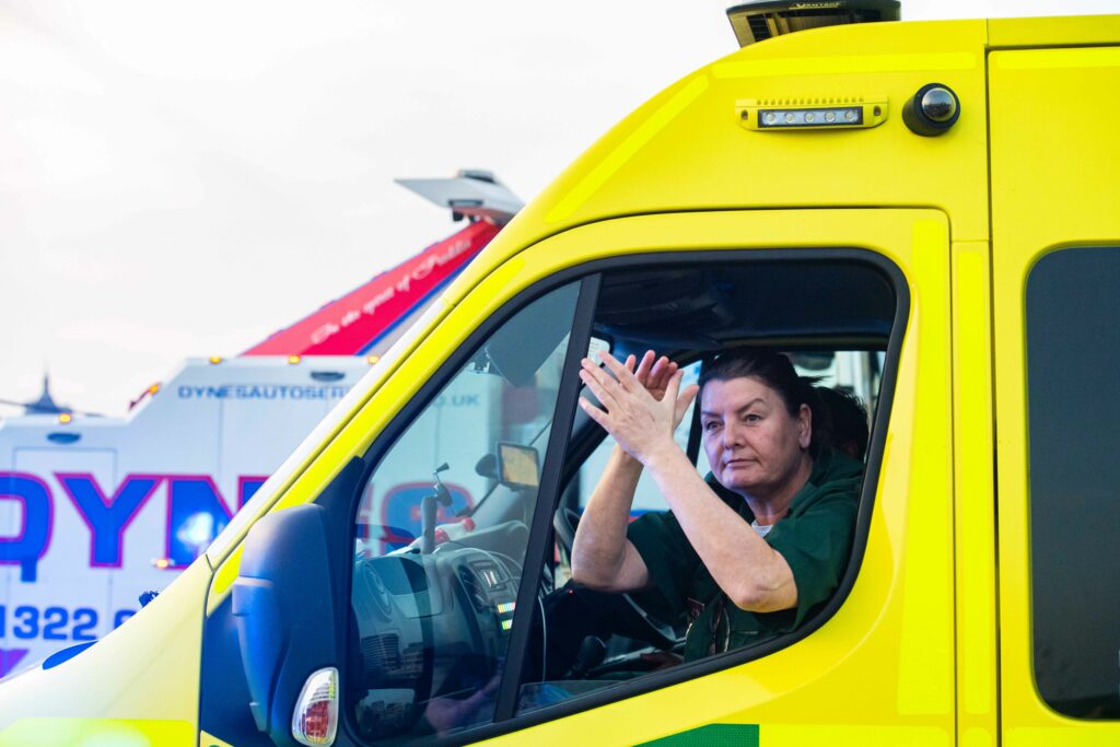 ambulance_clapping